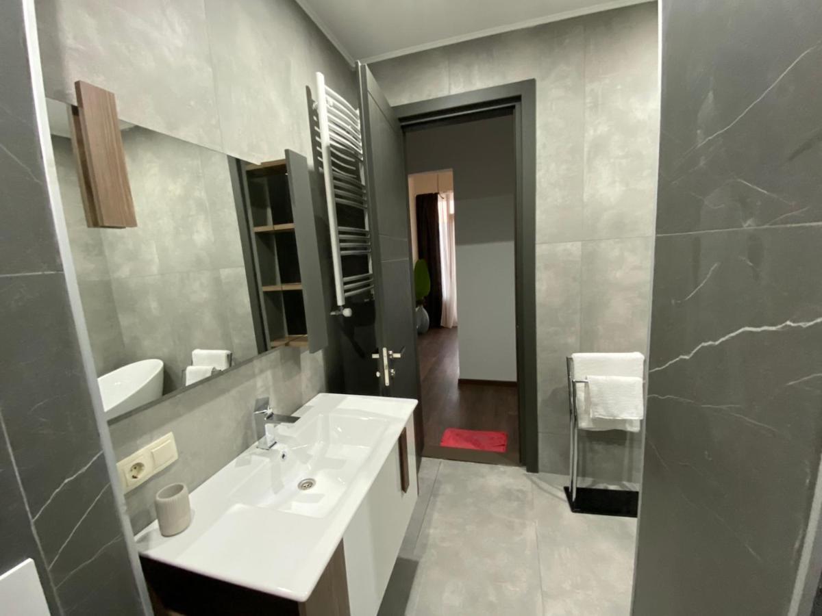 Apartment Sixteen Tbilisi Esterno foto
