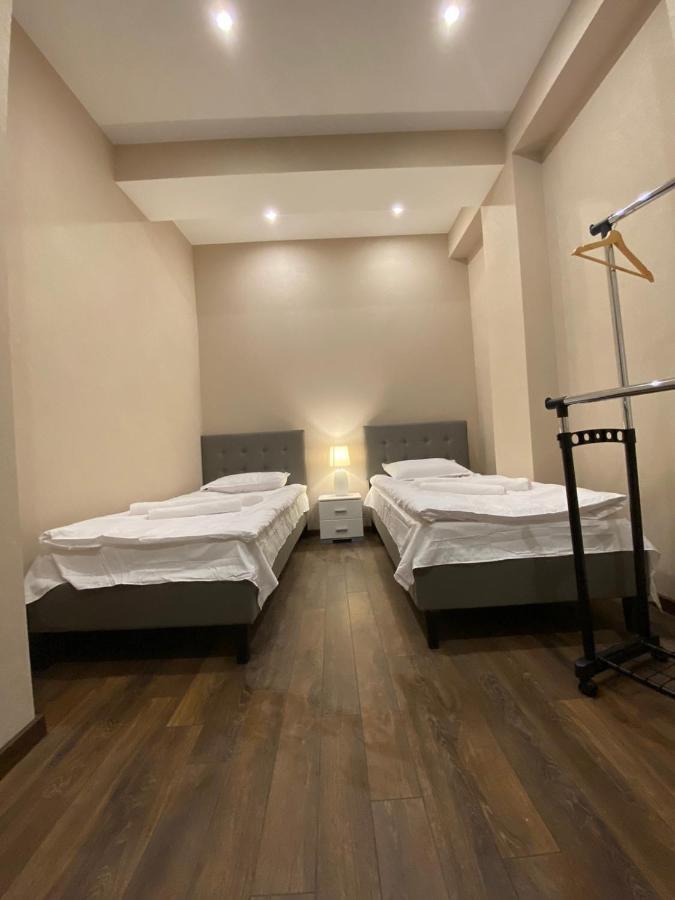Apartment Sixteen Tbilisi Esterno foto