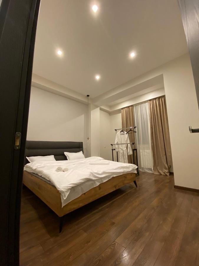 Apartment Sixteen Tbilisi Esterno foto
