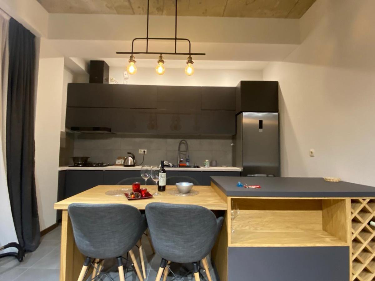 Apartment Sixteen Tbilisi Esterno foto