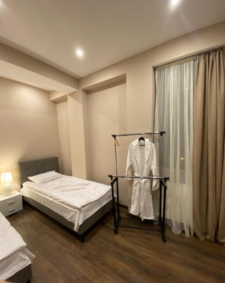 Apartment Sixteen Tbilisi Esterno foto