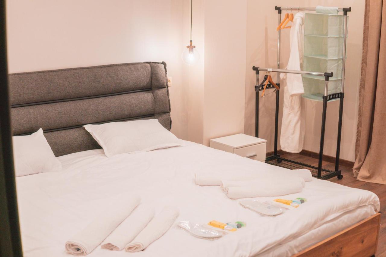 Apartment Sixteen Tbilisi Esterno foto