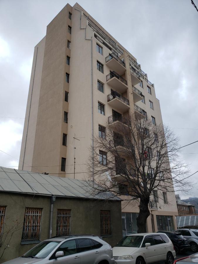 Apartment Sixteen Tbilisi Esterno foto